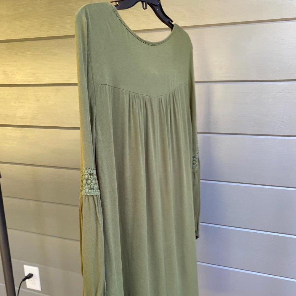 mi ami Casual Dress with Lace Accents, Army Green Size Med - Picture 6 of 7